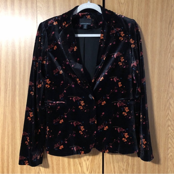 Velvet Floral Blazer - Picture 12 of 12